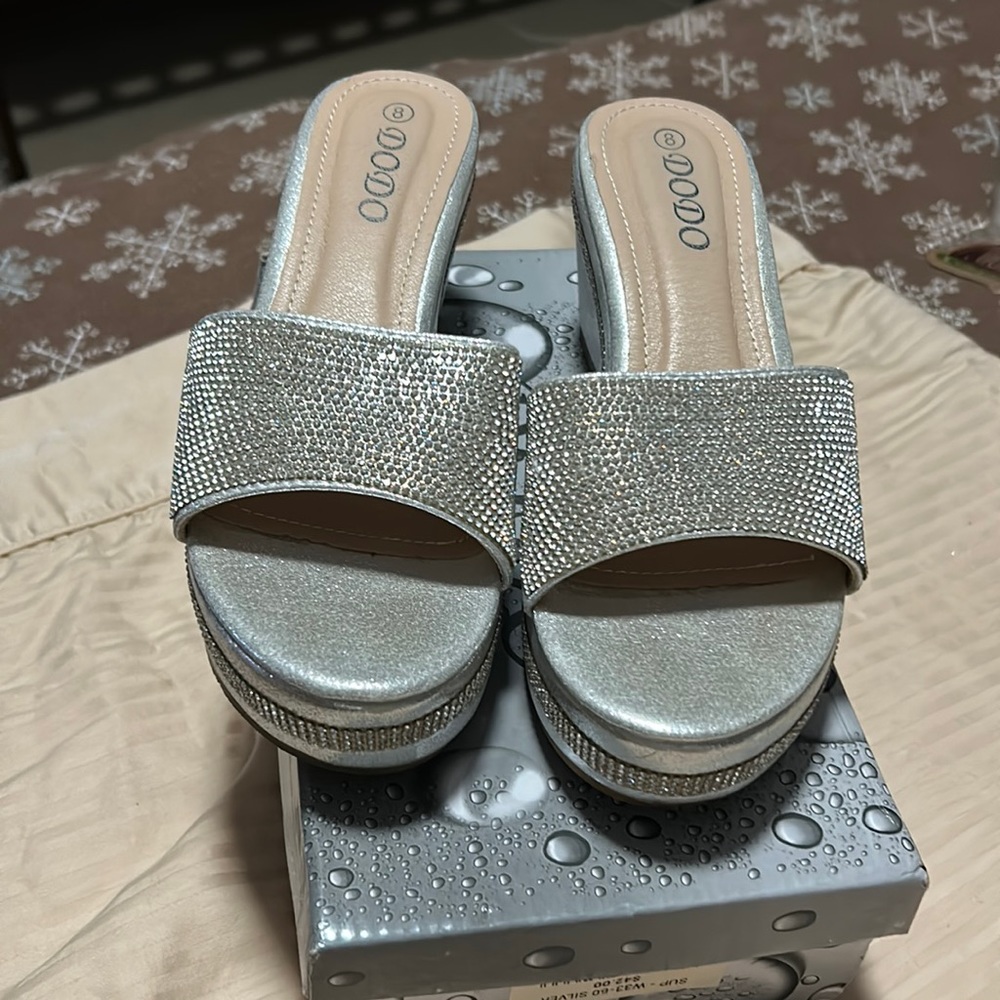 Dodo rhinestone  platform heel sandal size  8